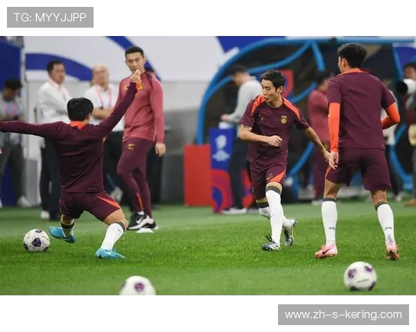 中国足球迎战印尼队全力争胜展现实力与团队精神